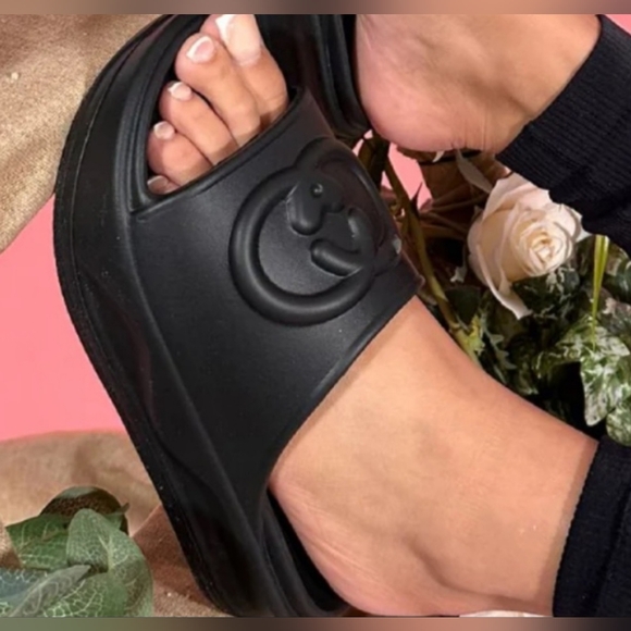 #268 🛑28 (5,6,7) FINAL PRICE Must Have Fabulous Chunky Sole Rubber Slides - Picture 10 of 16